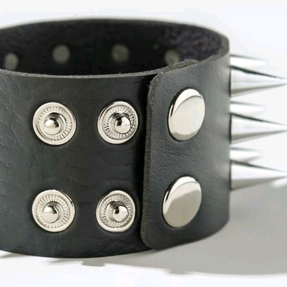 Spiked Leather Bracelet - Picture 4 of 6